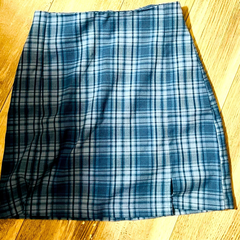 BRANDY MELVILLE PLAID SKIRT